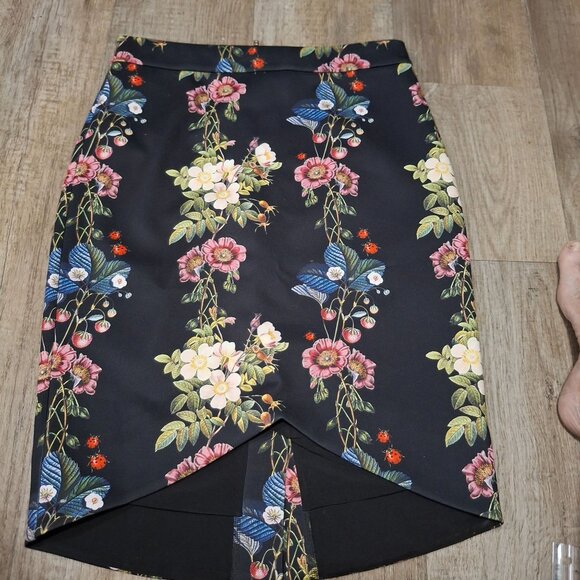 Ted Baker London Botanical Size 3 Ladybug Print Pencil Skirt With Asymmetric Hem - Picture 1 of 8